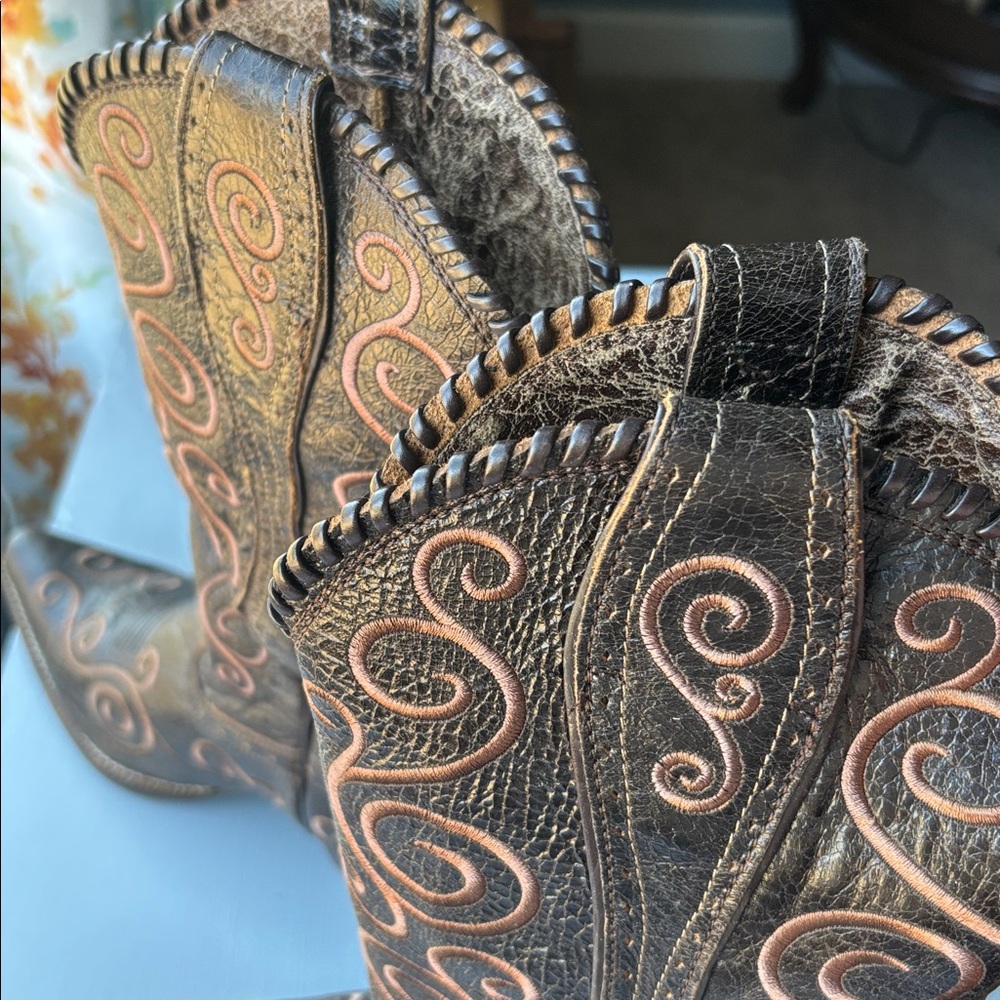 Ariat Leather Western Boots – Brown with Scroll Stitching - Picture 8 of 8